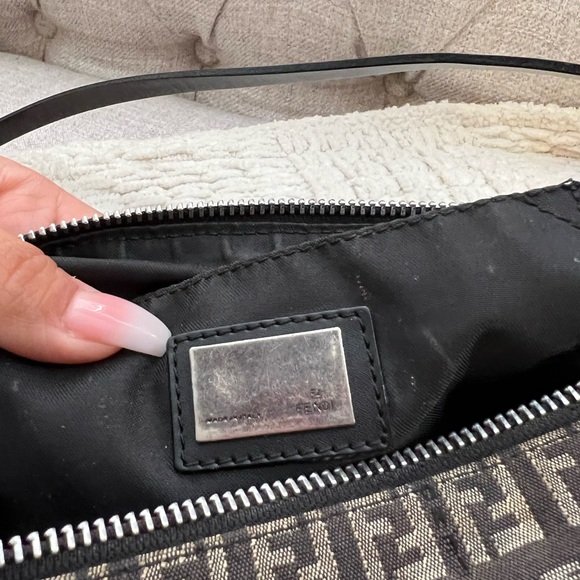 Fendi bag - Picture 2 of 5